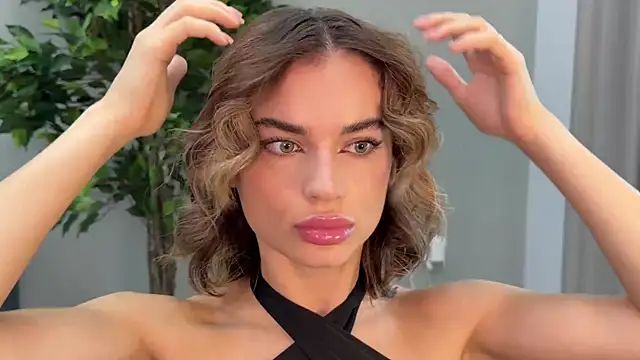 Snapshot of JodyBlow chatting on 5, 10, 2025 JodyBlow online show from 5, 10, 2025