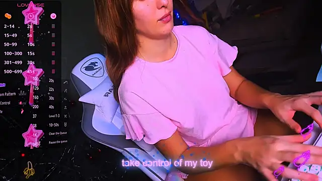 Snapshot of ReggieMeow chatting on 26, 1, 2025 ReggieMeow online show from 26, 1, 2025