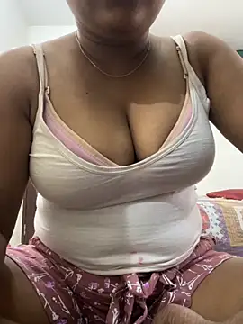 Snapshot of Nancy-22 chatting on 31, 10, 2025 Nancy-22 online show from 31, 10, 2025