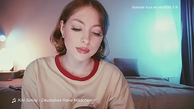 Snapshot of kris69kiss chatting on 12, 11, 2025 kris69kiss online show from 12, 11, 2025