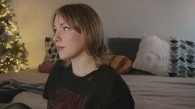 Snapshot of kris69kiss chatting on 18, 12, 2025 kris69kiss online show from 18, 12, 2025