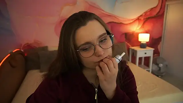 MagicPeachh  online show from 8, 10, 2025