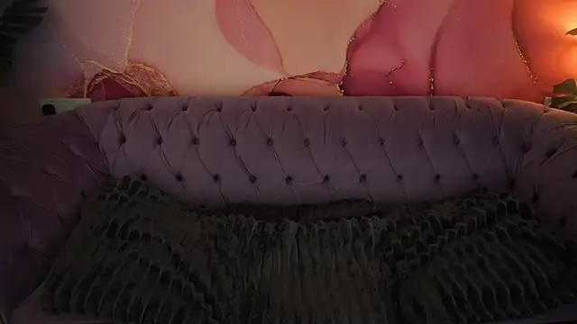 MagicPeachh  online show from 17, 11, 2025