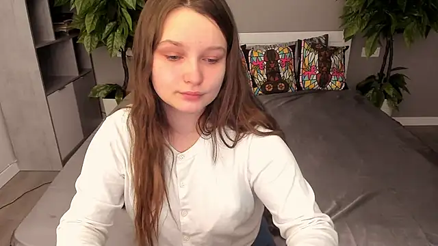 MagicPeachh  online show from 18, 11, 2025