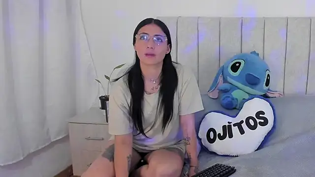 Snapshot of anny_roberts chatting on 16, 12, 2025 anny roberts online show from 16, 12, 2025