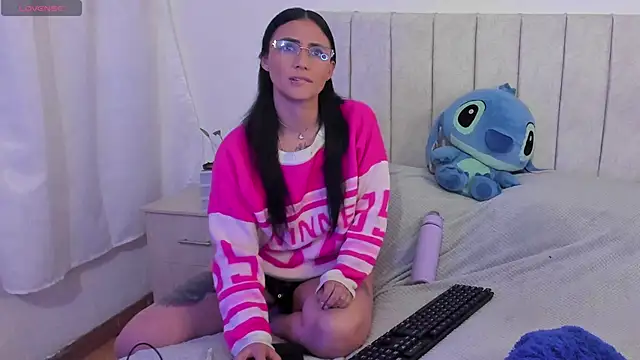 Snapshot of anny_roberts chatting on 21, 12, 2025 anny roberts online show from 21, 12, 2025