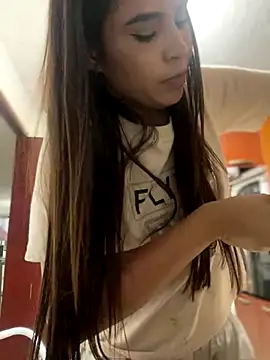 HaileyBaldwin online show from 8, 12, 2024