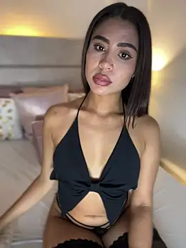 HaileyBaldwin online show from 8, 1, 2025