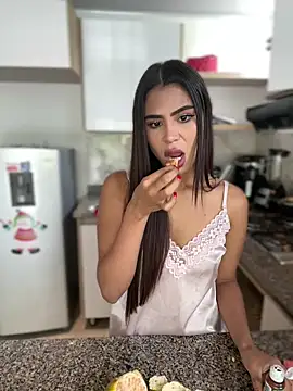 HaileyBaldwin online show from 9, 1, 2025