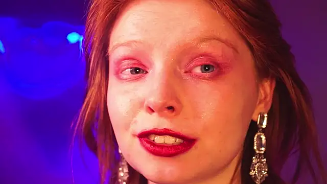 ginger hugs online show from 20, 12, 2024