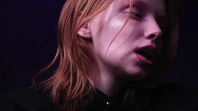ginger hugs online show from 22, 12, 2024