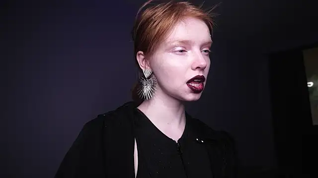 ginger hugs online show from 28, 12, 2024