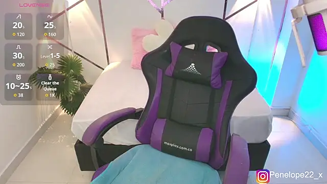 Snapshot of penelope22x_ chatting on 12, 10, 2025 penelope22x online show from 12, 10, 2025