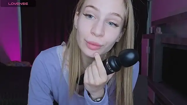 Snapshot of Elis_Fox chatting on 9, 3, 2026 Elis Fox online show from 9, 3, 2026