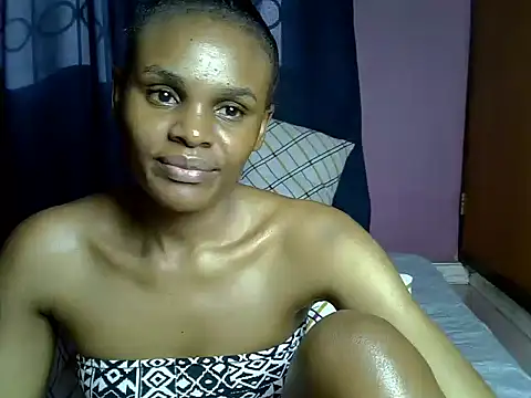 Queen petite  online show from 1, 10, 2025