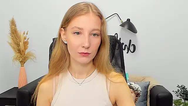 Snapshot of LolaWilsons chatting on 18, 3, 2025 LolaWilsons online show from 18, 3, 2025