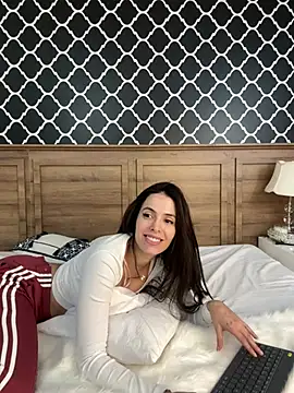 Amber Rush  online show from 2, 2, 2025