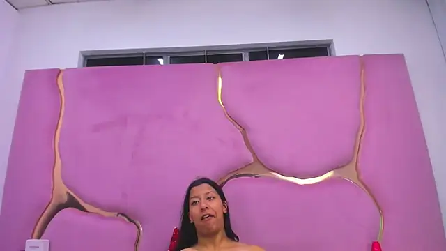 Snapshot of VaneLin18 chatting on 19, 11, 2025 VaneLin18 online show from 19, 11, 2025