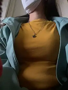 Snapshot of Tuongvy05 chatting on 20, 12, 2024 Tuongvy05 online show from 20, 12, 2024