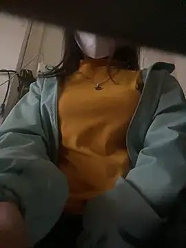 Snapshot of Tuongvy05 chatting on 28, 12, 2024 Tuongvy05 online show from 28, 12, 2024