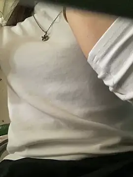 Snapshot of Tuongvy05 chatting on 3, 1, 2025 Tuongvy05 online show from 3, 1, 2025