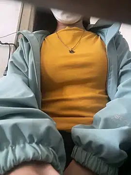 Snapshot of Tuongvy05 chatting on 13, 1, 2025 Tuongvy05 online show from 13, 1, 2025