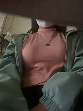 Snapshot of Tuongvy05 chatting on 21, 1, 2025 Tuongvy05 online show from 21, 1, 2025