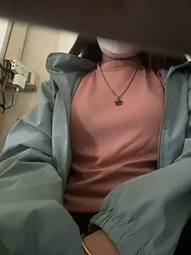 Snapshot of Tuongvy05 chatting on 22, 1, 2025 Tuongvy05 online show from 22, 1, 2025