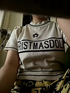 Snapshot of Tuongvy05 chatting on 3, 11, 2025 Tuongvy05 online show from 3, 11, 2025