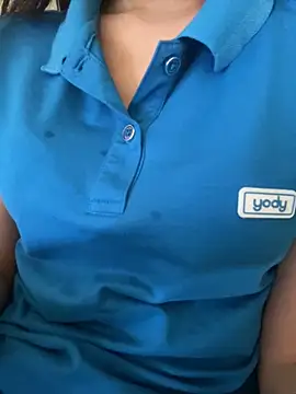 Snapshot of Tuongvy05 chatting on 15, 11, 2025 Tuongvy05 online show from 15, 11, 2025