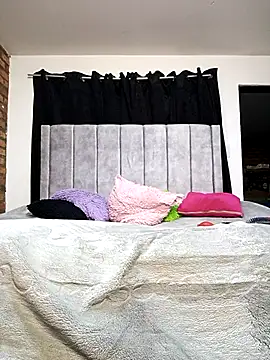 valenthottie online show from 2, 11, 2025