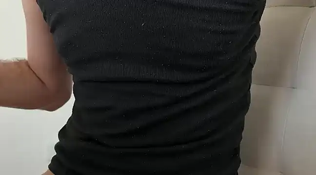 Snapshot of YoungHairyBi chatting on 13, 2, 2025 YoungHairyBi online show from 13, 2, 2025