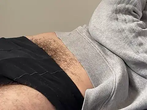 Snapshot of YoungHairyBi chatting on 9, 9, 2025 YoungHairyBi online show from 9, 9, 2025