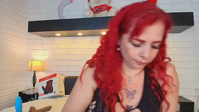Snapshot of HannaBrave chatting on 25, 2, 2025 HannaBrave online show from 25, 2, 2025