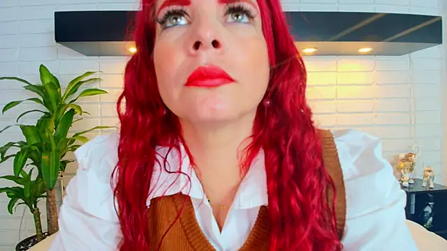 Snapshot of HannaBrave chatting on 30, 10, 2025 HannaBrave online show from 30, 10, 2025