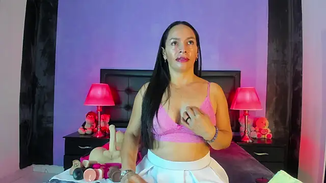 MaduraLuciana online show from 15, 11, 2025