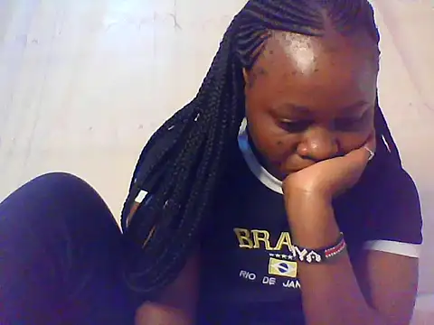 Snapshot of EBONYVANILLA02 chatting on 17, 10, 2025 EBONYVANILLA02 online show from 17, 10, 2025