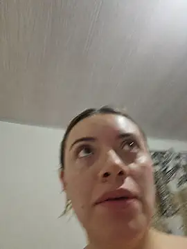 Snapshot of valery_mora chatting on 5, 3, 2026 valery mora online show from 5, 3, 2026