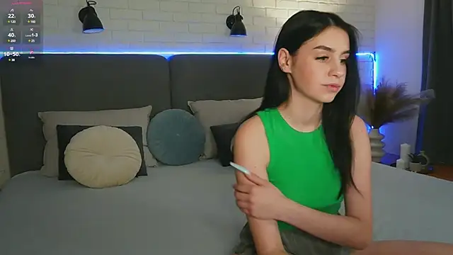 Dina Foxxx online show from 1, 2, 2025