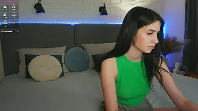 Dina Foxxx online show from 1, 2, 2025