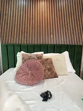 MonicaMoret online show from 17, 3, 2026