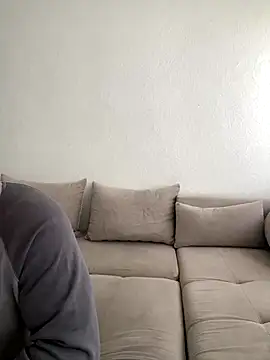 Snapshot of belle98 chatting on 3, 10, 2025 belle98 online show from 3, 10, 2025