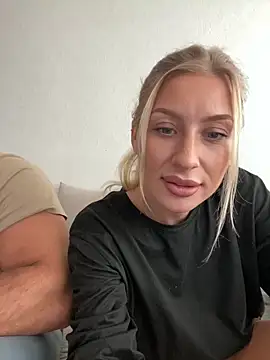 Snapshot of belle98 chatting on 17, 10, 2025 belle98 online show from 17, 10, 2025