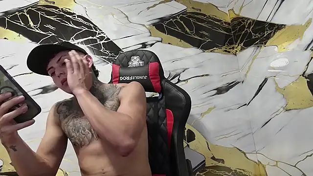 Kevin22 222 online show from 2, 1, 2025