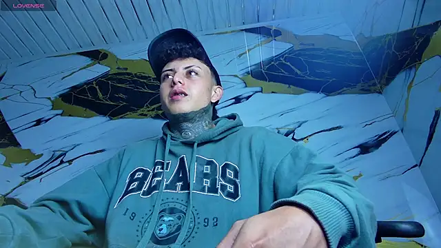 Kevin22 222 online show from 7, 2, 2025