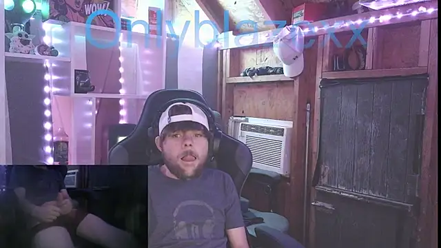 Snapshot of OnlyBlazexx chatting on 6, 1, 2026 OnlyBlazexx online show from 6, 1, 2026