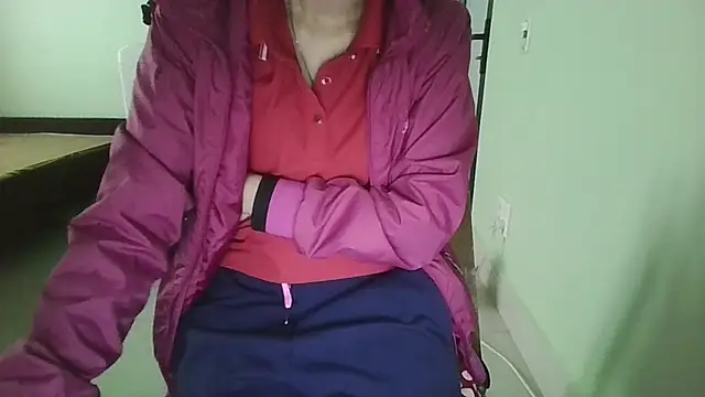 Snapshot of Luxcute286 chatting on 24, 10, 2025 Luxcute286 online show from 24, 10, 2025