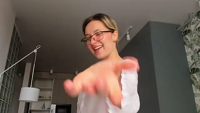 Snapshot of Lilith_lutherlow chatting on 9, 4, 2026 Lilith lutherlow online show from 9, 4, 2026