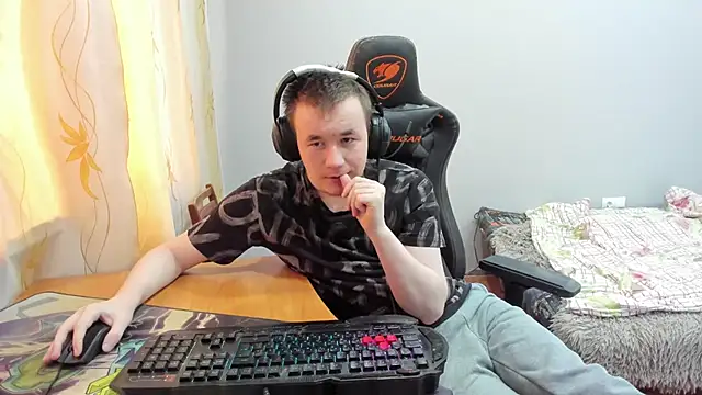 iliaskrislove online show from 5, 11, 2025