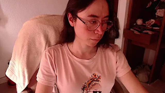 emily pearl  online show from 10, 11, 2025